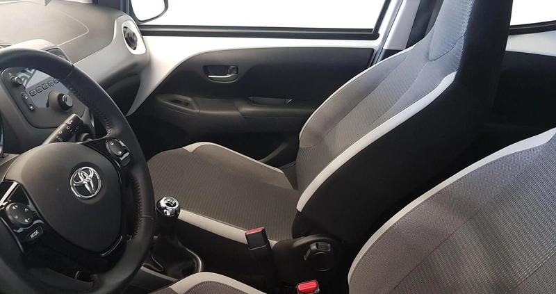 Toyota Aygo cena 42900 przebieg: 26731, rok produkcji 2021 z Miechów małe 232